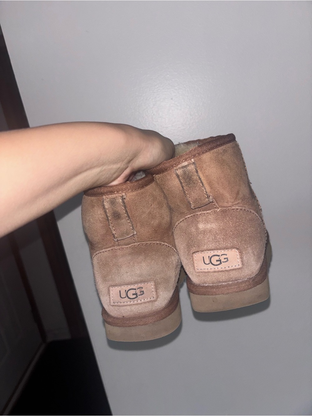 Chestnut tan UGGS SIZE 7 women - Picture 3 of 6